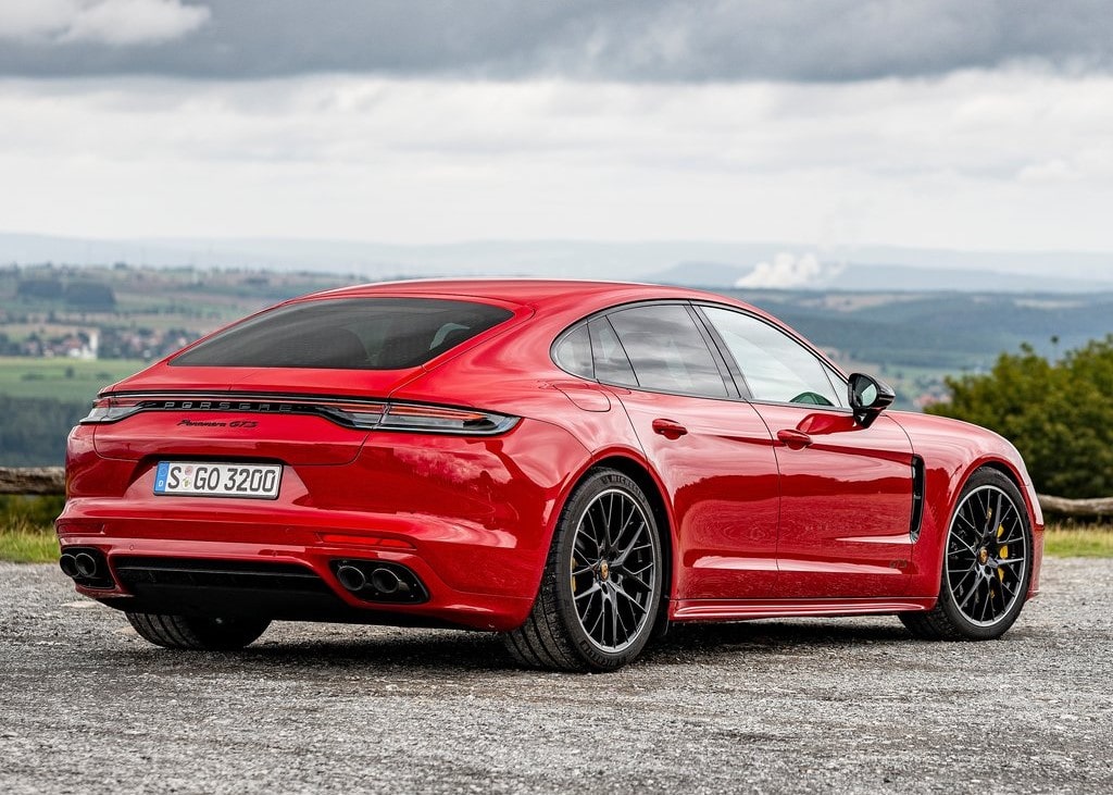 20274 Photo Exterior Porsche Panamera GTS 2022 in UAE