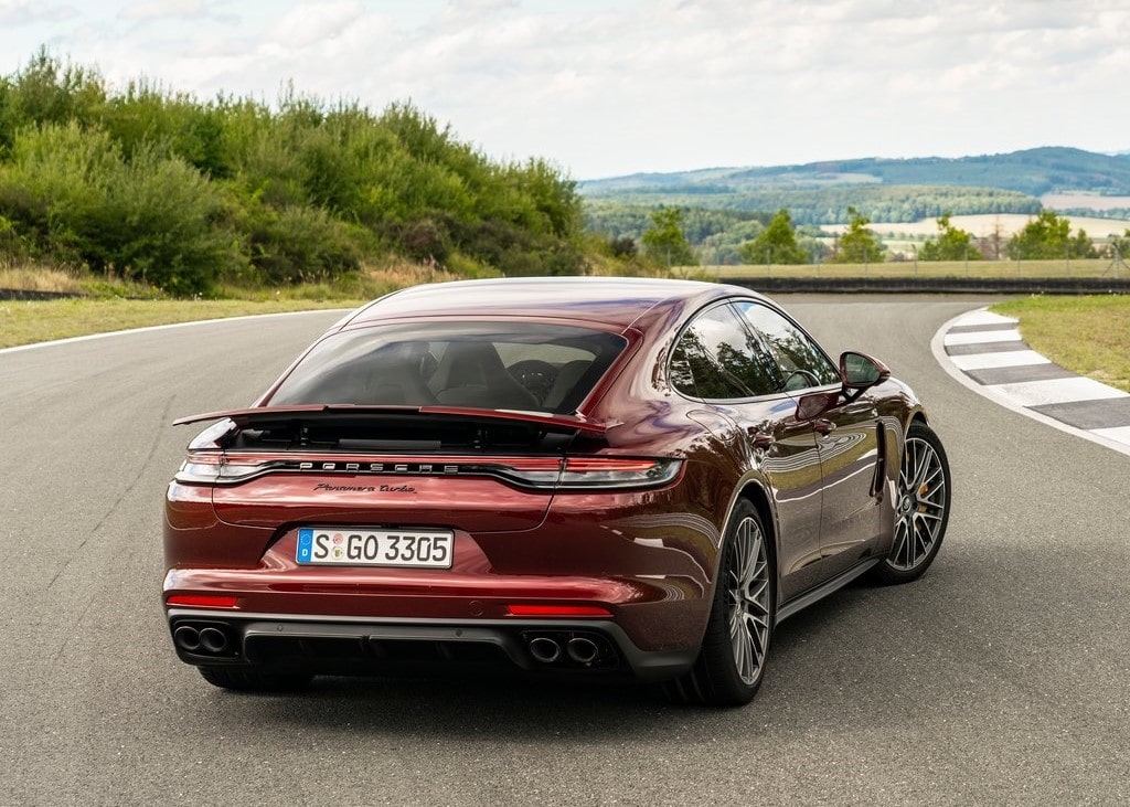 20216 Photo Exterior Porsche Panamera Turbo 2022 in Saudi Arabia