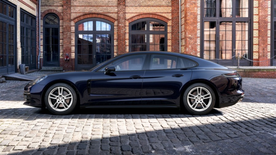 3288 Photo Exterior Porsche Panamera 4 2021 in Saudi Arabia
