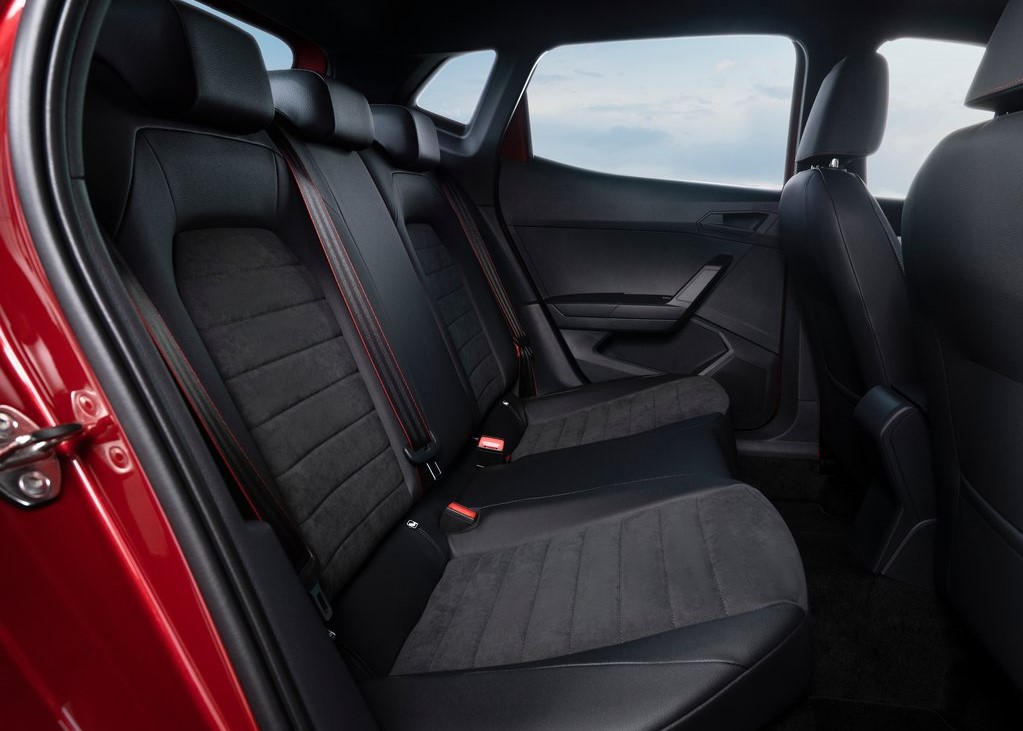 17801 Photo Exterior SEAT Ibiza FR 2022 in Saudi Arabia