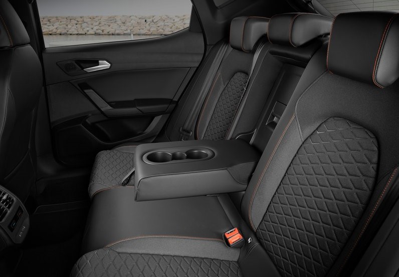 14873 Photo Exterior SEAT Leon STD 2021 in Saudi Arabia