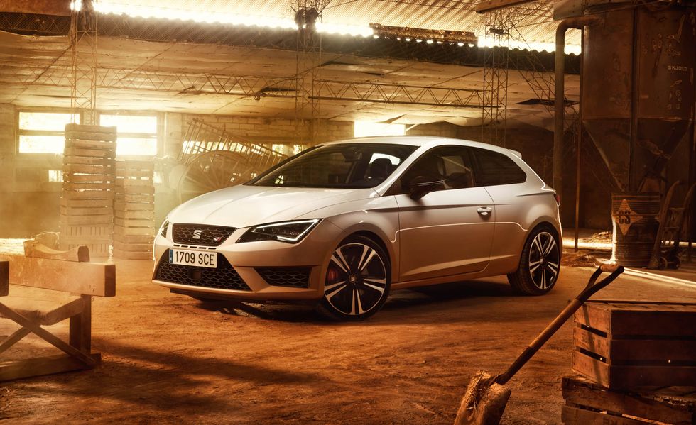 9631 Photo Exterior SEAT Leon STD 2021 in UAE