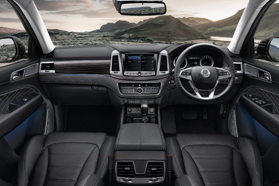 11683 Photo Exterior SsangYong Rexton Petrol 2.0 7-Seater 2WD 2021 in Saudi Arabia