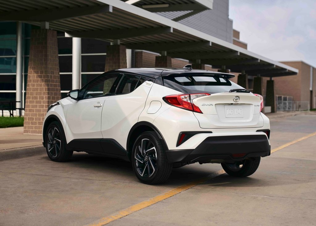 26772 Photo Exterior Toyota C-HR GX Hybrid 2023 in UAE