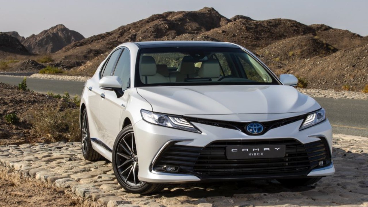 26697 Photo Exterior Toyota Camry 2.5 L Hybrid Limited 2023 in UAE