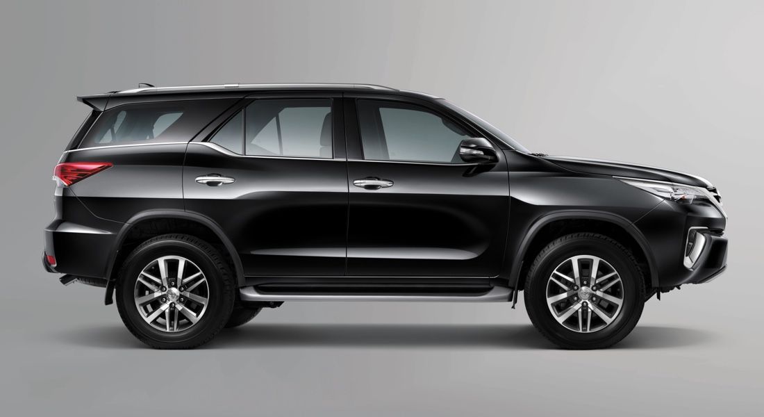 13133 Photo Exterior Toyota Fortuner GXR 2022 in UAE