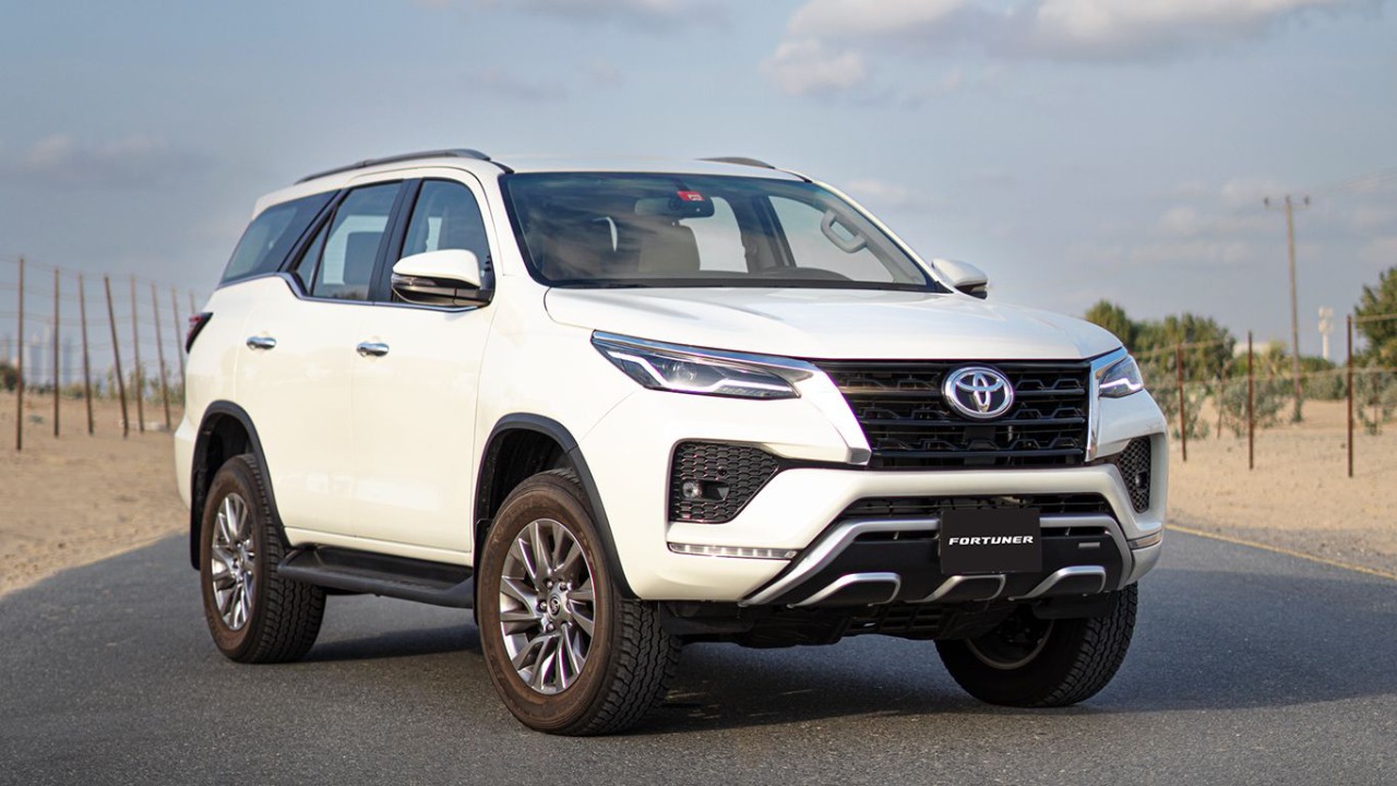 28393 Photo Exterior Toyota Fortuner EXR 2023 in UAE