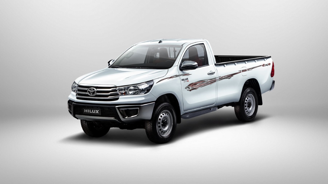 30839 Photo Exterior Toyota Hilux Single Cab DECKLESS 2.4L DSL 2023 in Saudi Arabia