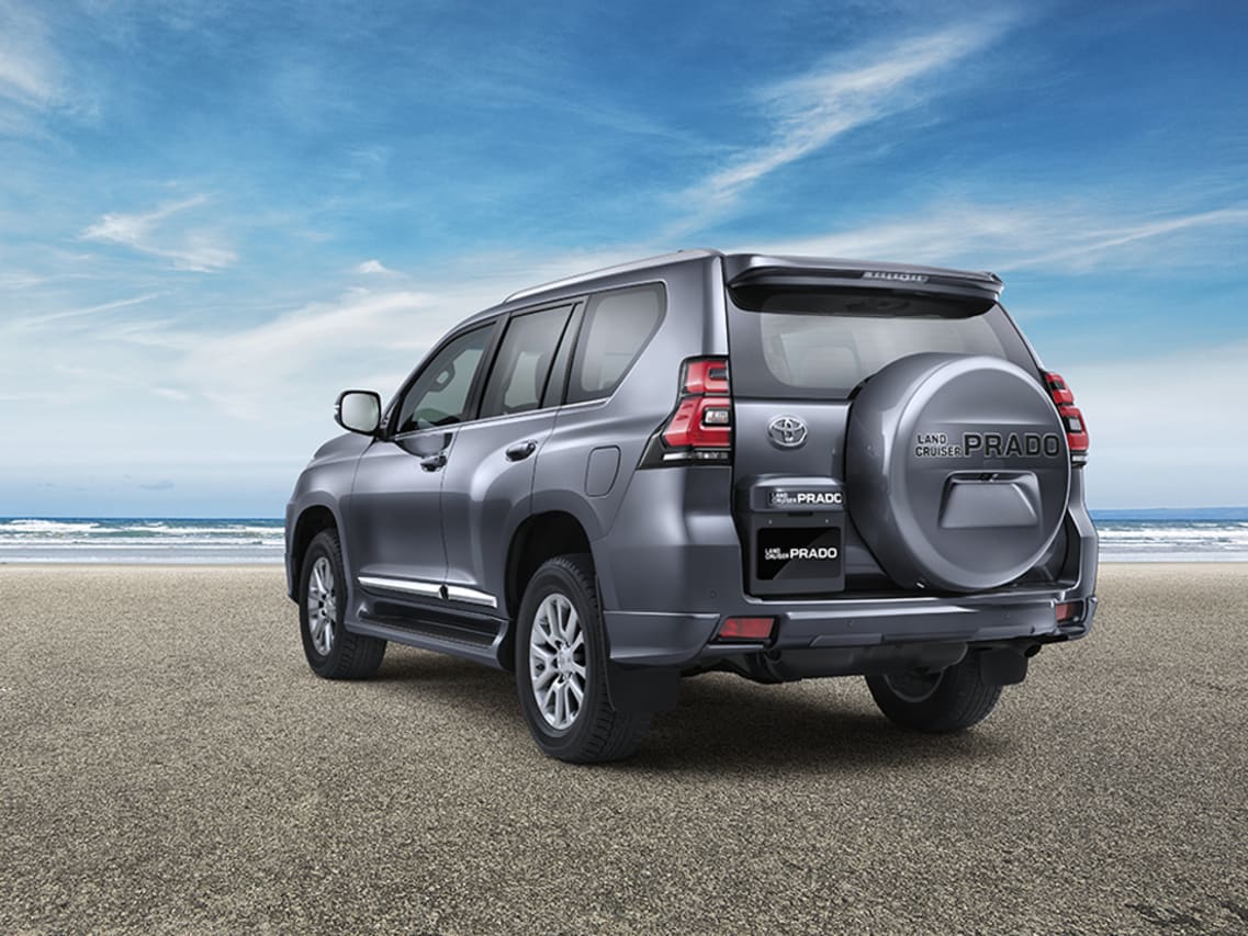 6902 Photo Exterior Toyota Prado EXR 2.7L 5 Door 2022 in UAE