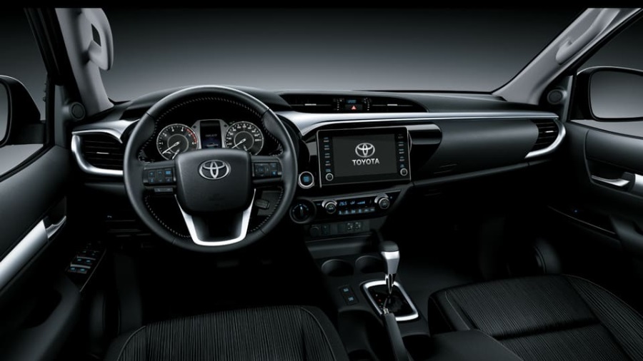 13695 Photo Exterior Toyota Hilux GLX 4X4 2.8L AT DSL 2022 in Saudi Arabia