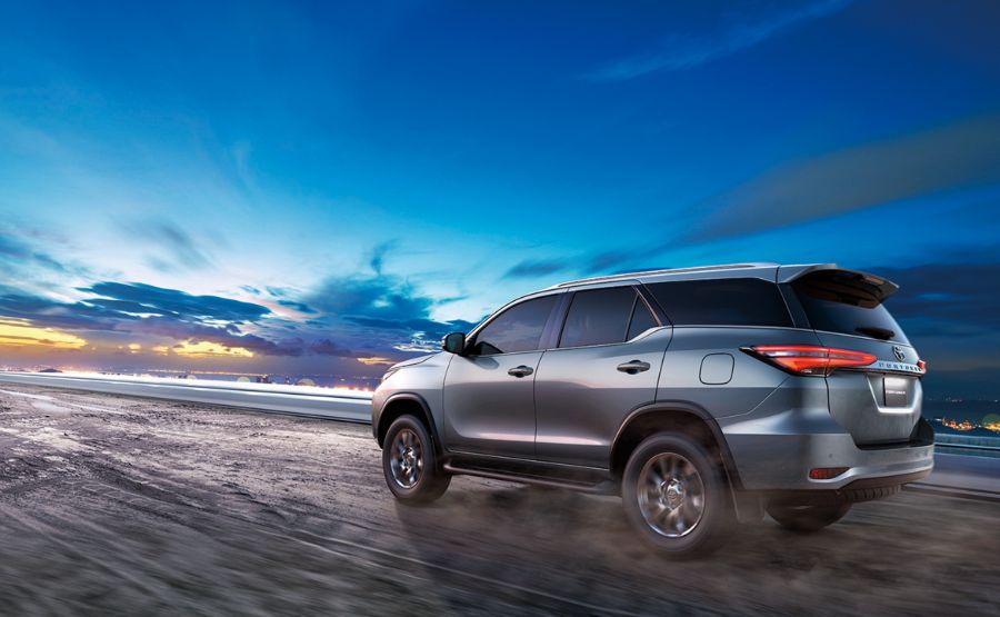 5231 Photo Exterior Toyota Fortuner EXR 2021 in UAE