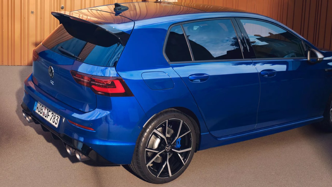 45869 Photo Exterior Volkswagen Golf R 2024 in UAE