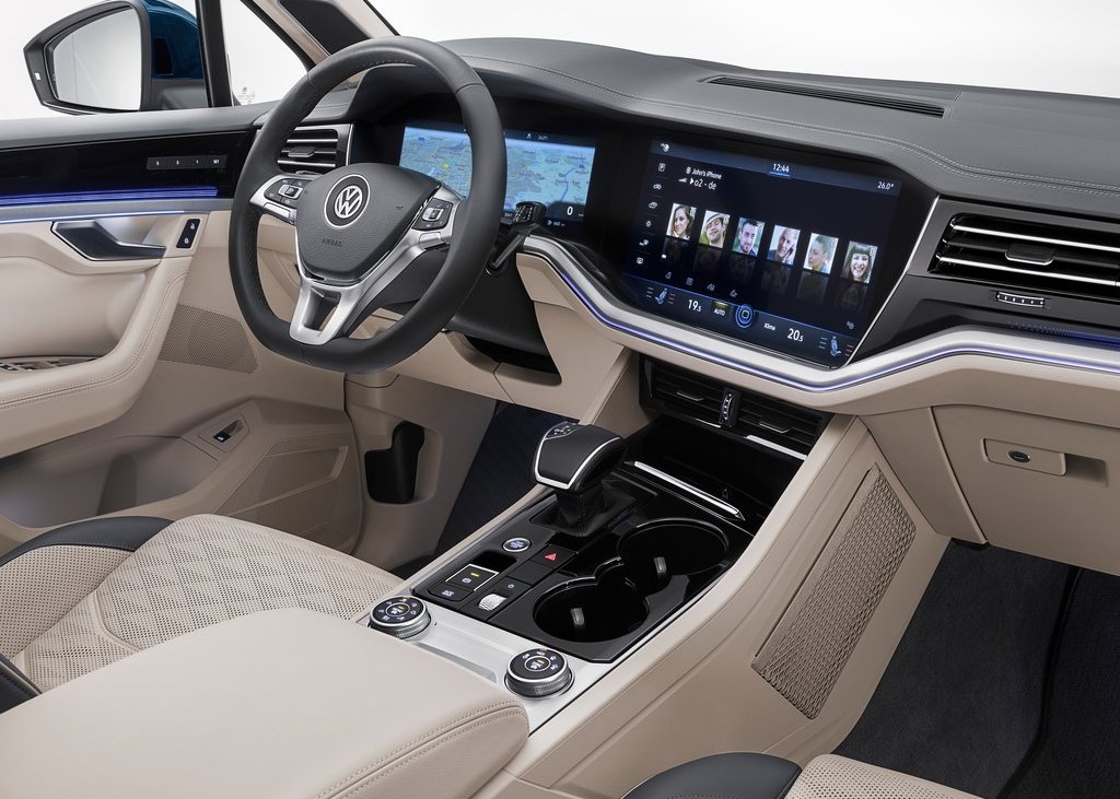 18699 Photo Exterior Volkswagen Touareg Trend 2.0 2022 in Saudi Arabia