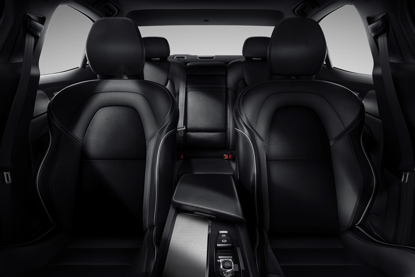 10068 Photo Exterior Volvo S60 STD 2021 in UAE