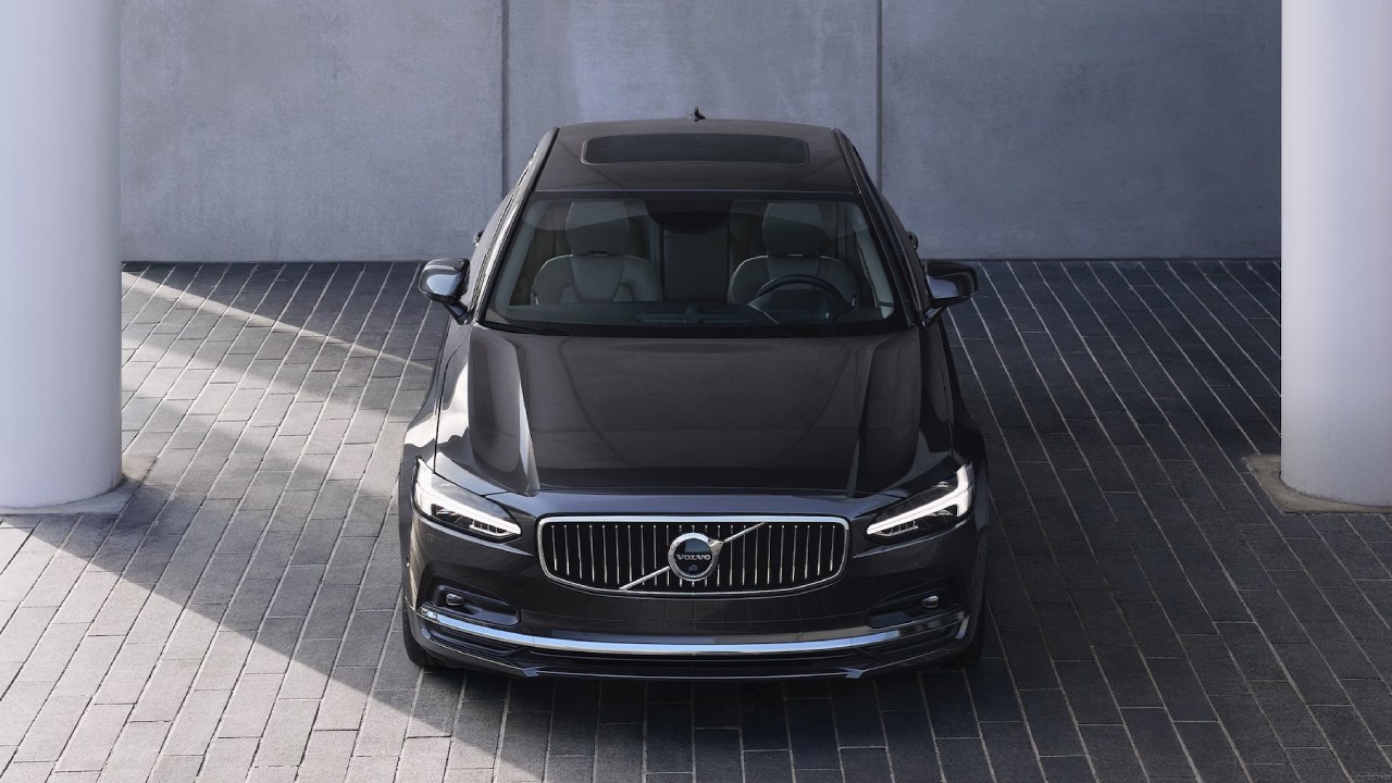 25318 Photo Exterior Volvo S90 B6 Ultimate Bright AWD 2023 in UAE