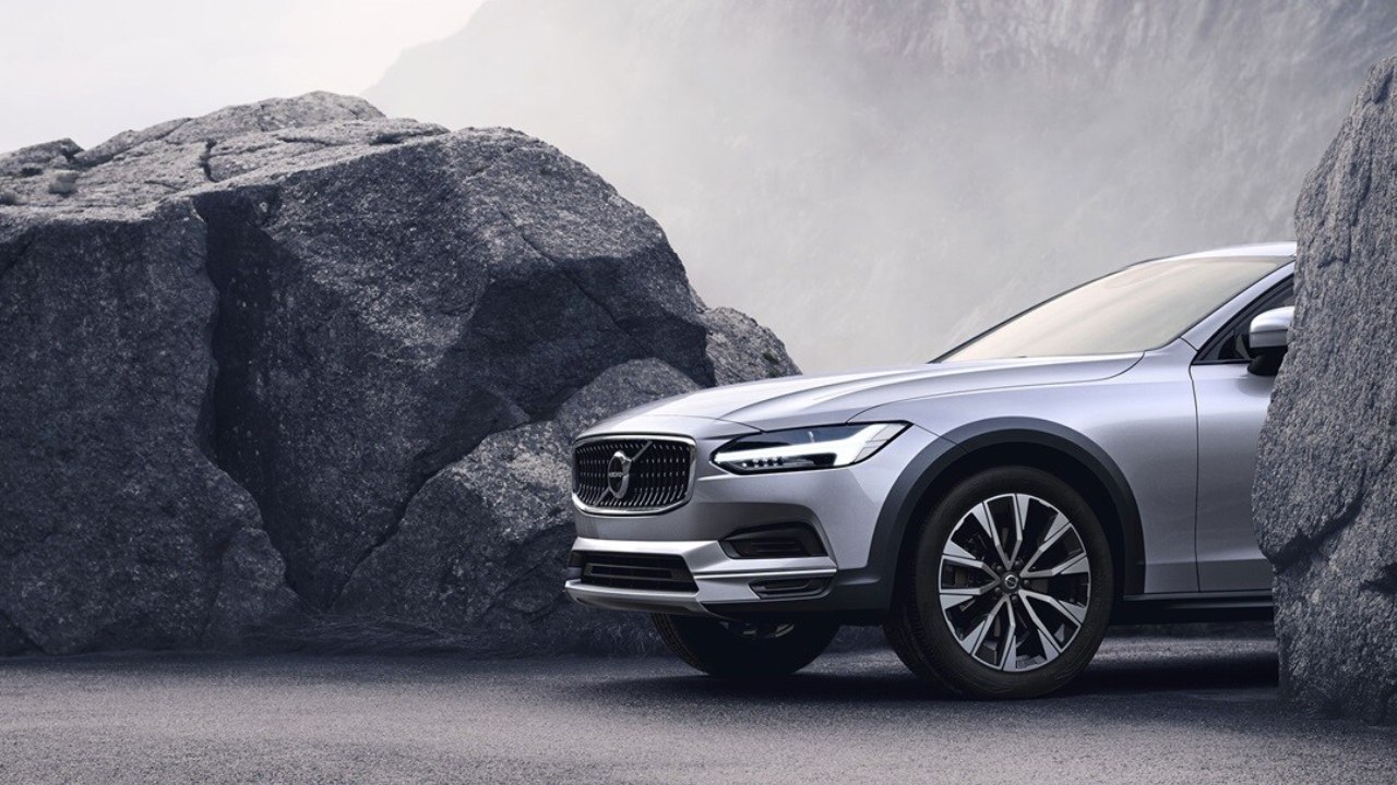 30720 Photo Exterior Volvo V90 Cross Country 2023 in Saudi Arabia