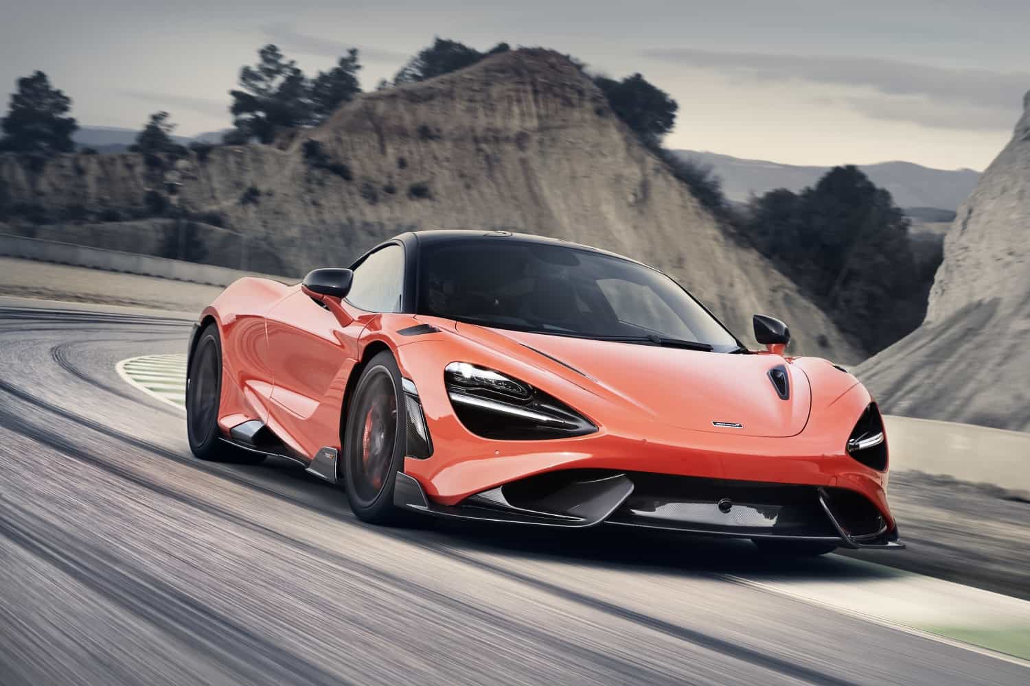 12939 Photo Exterior McLaren 765LT STD 2022 in Saudi Arabia
