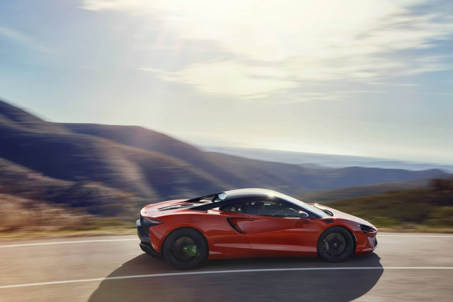 14552 Photo Exterior McLaren 765LT STD 2022 in Saudi Arabia
