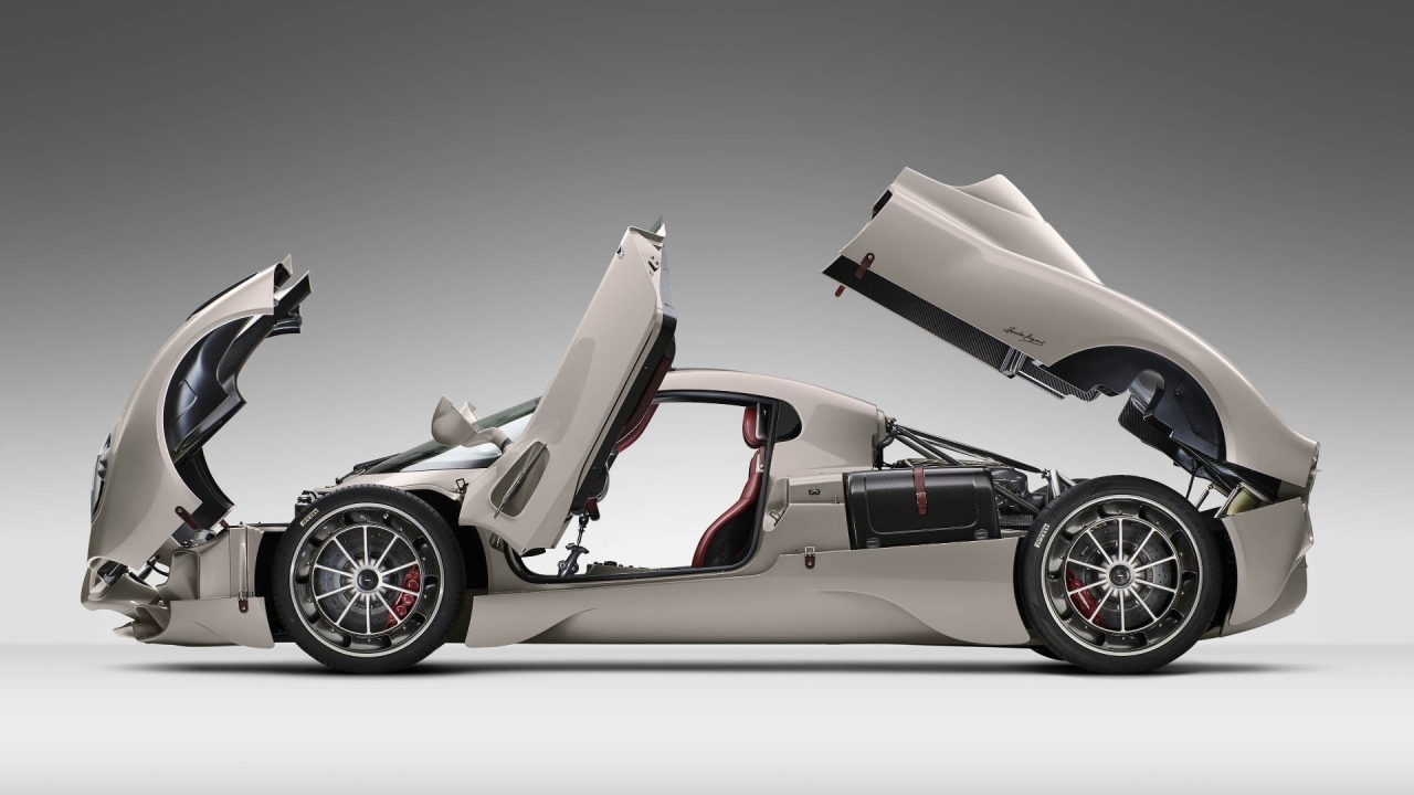 32740 Photo Exterior Pagani Utopia 2023 in Saudi Arabia