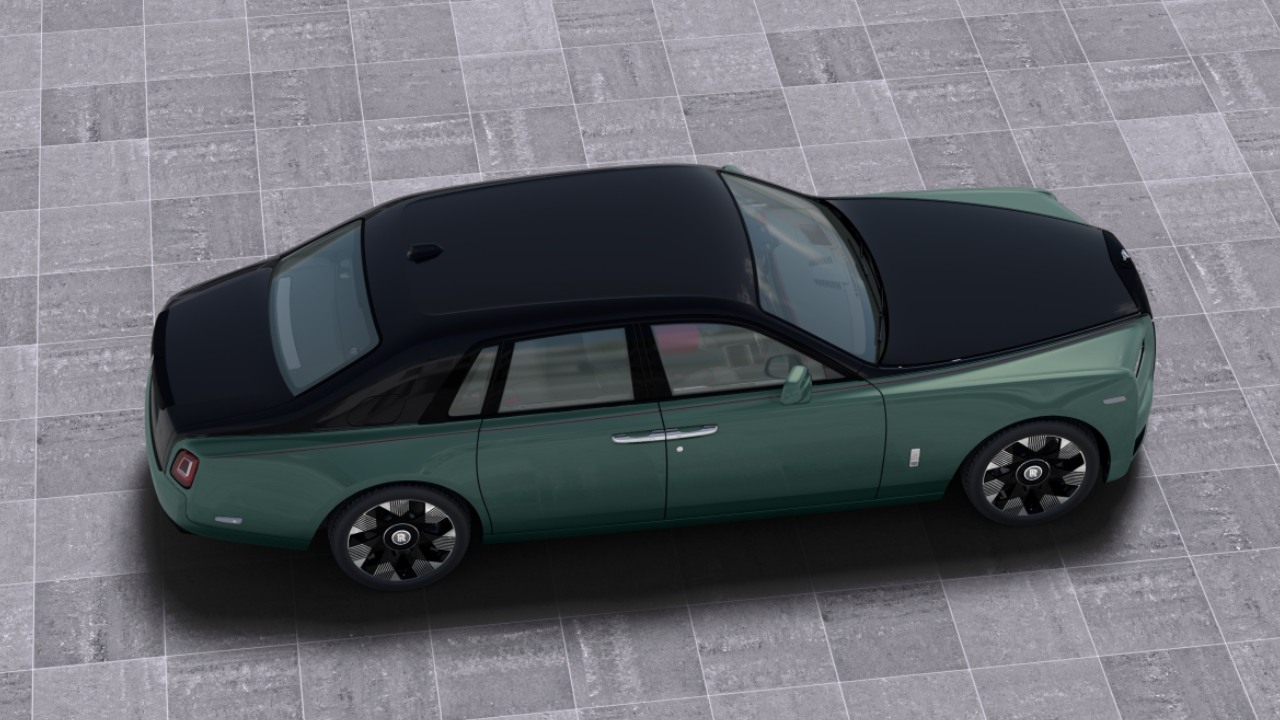 30686 Photo Exterior Rolls Royce Phantom 2023 in UAE