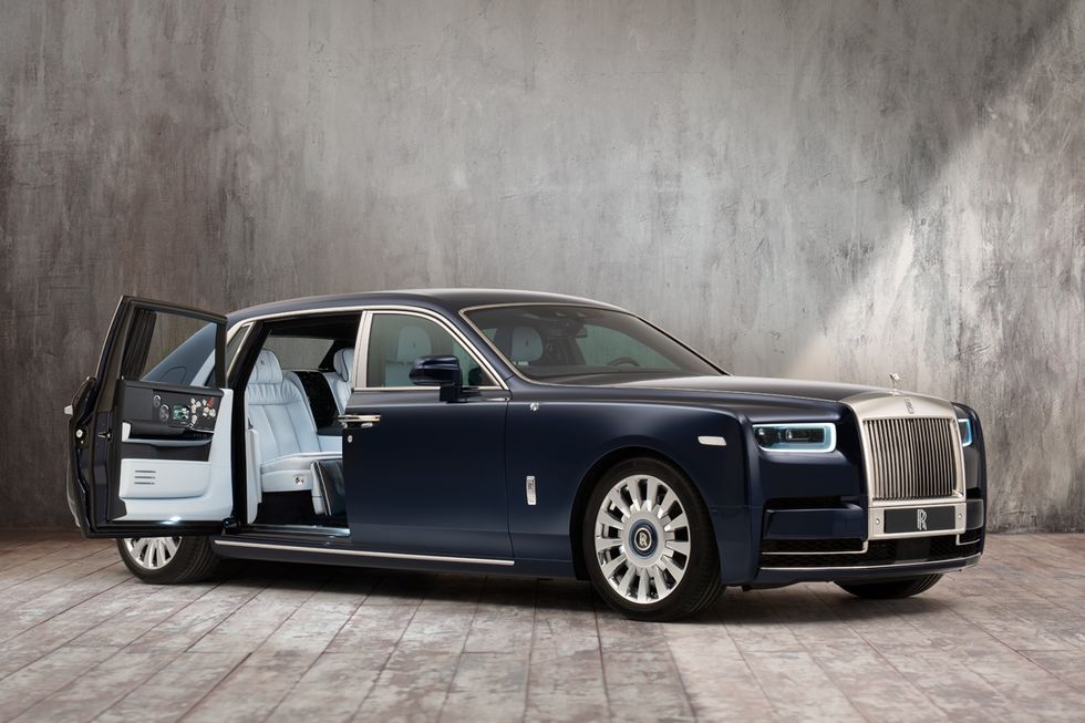9498 Photo Exterior Rolls Royce Phantom Extended 2021 in Saudi Arabia