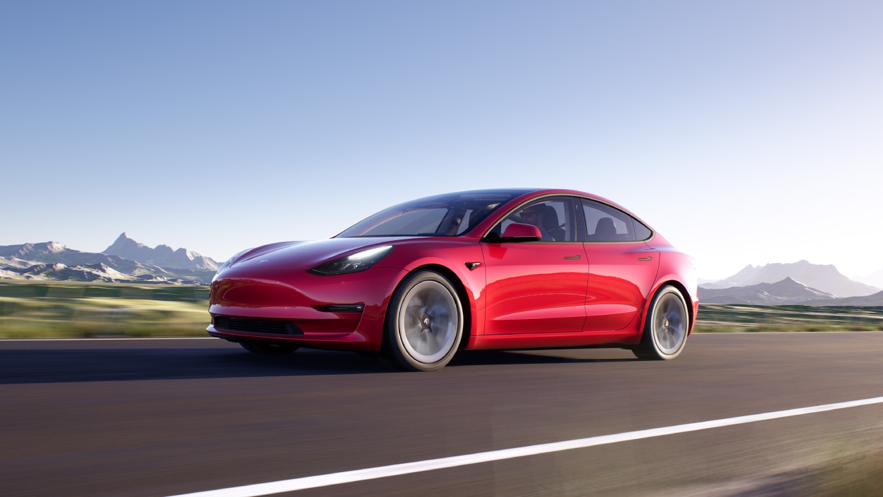 28503 Photo Exterior Tesla Model 3 Standard 2023 in UAE